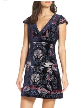 Foxiedox Navy Floral Embroidered V-Neck Dress XS